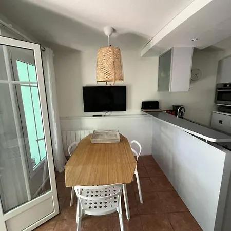 Les Pins - Maison Pour 4 Pers, De Tourisme Avec Piscine A Mae-1181 *