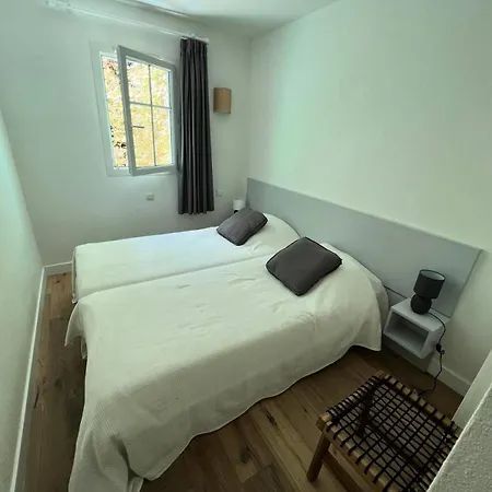 Les Pins - Maison Pour 4 Pers, De Tourisme Avec Piscine A Mae-1181 *